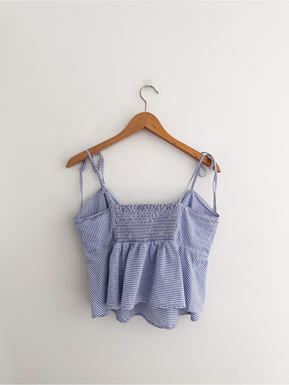 Maeve Anthropologie Blue Stripe Smocked Peplum Top Tie Front Cami Blouse Size 10 - Picture 5 of 8